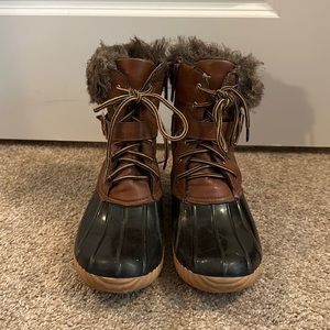 Duck boots